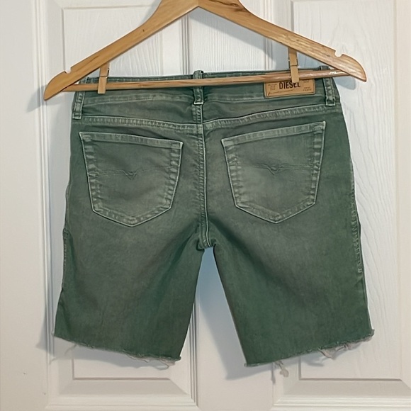 Diesel Vintage Low rise Green Cut-Off Jean Shorts, midi, 27 - Picture 4 of 9